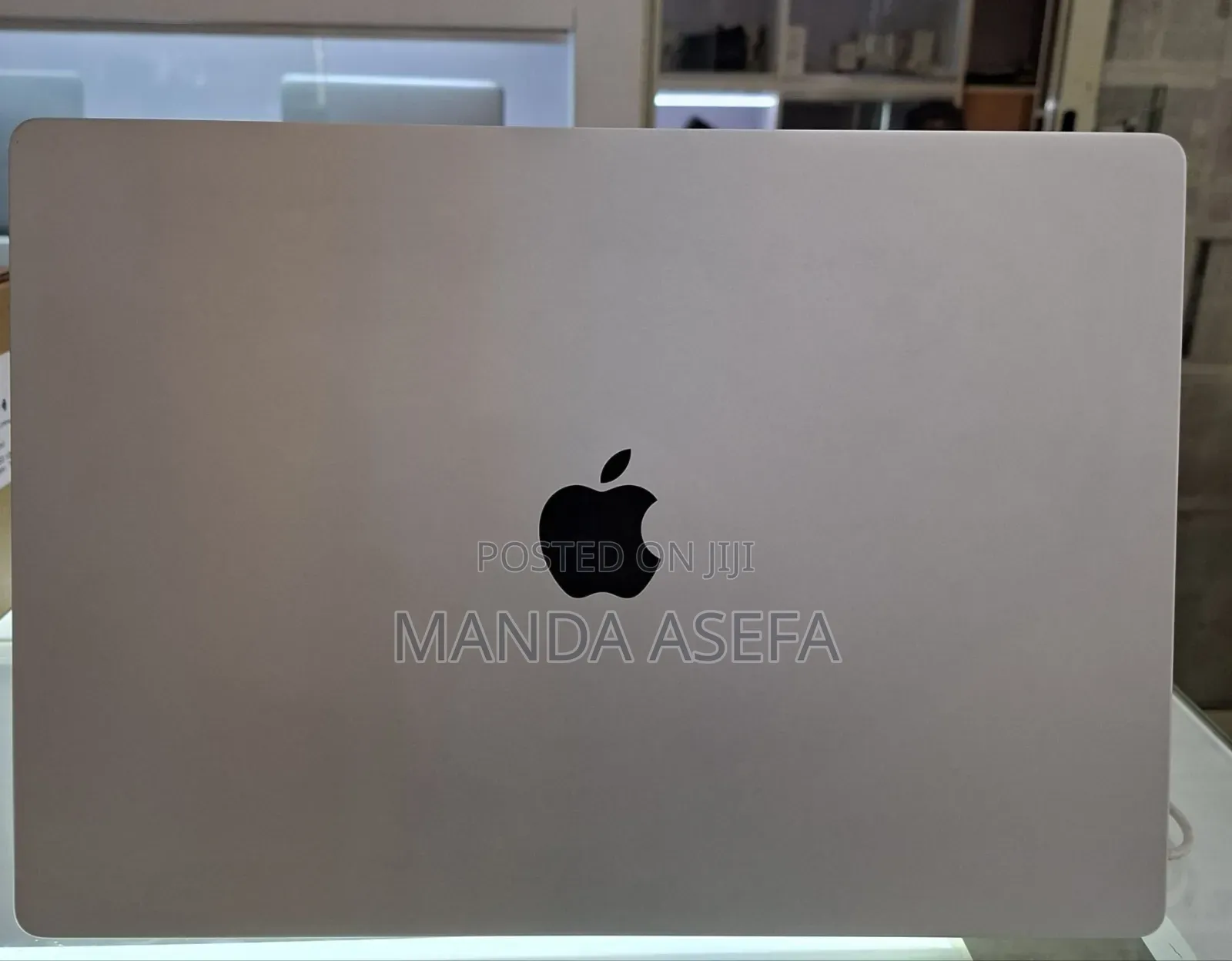 New Laptop Apple MacBook Pro M1 16GB Apple M1 Pro SSD 1T