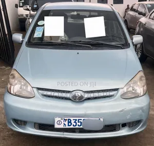 Photo - Toyota Platz 2005 Blue