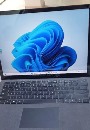 New Laptop Microsoft Surface 16GB Intel Core I7 SSD 512GB