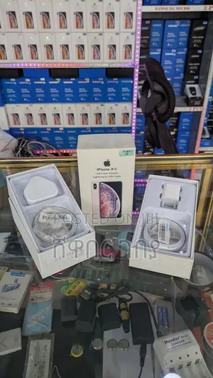 Photo - Original Apple iPhone Usb Power Adapter With Lightning to Usb Cable