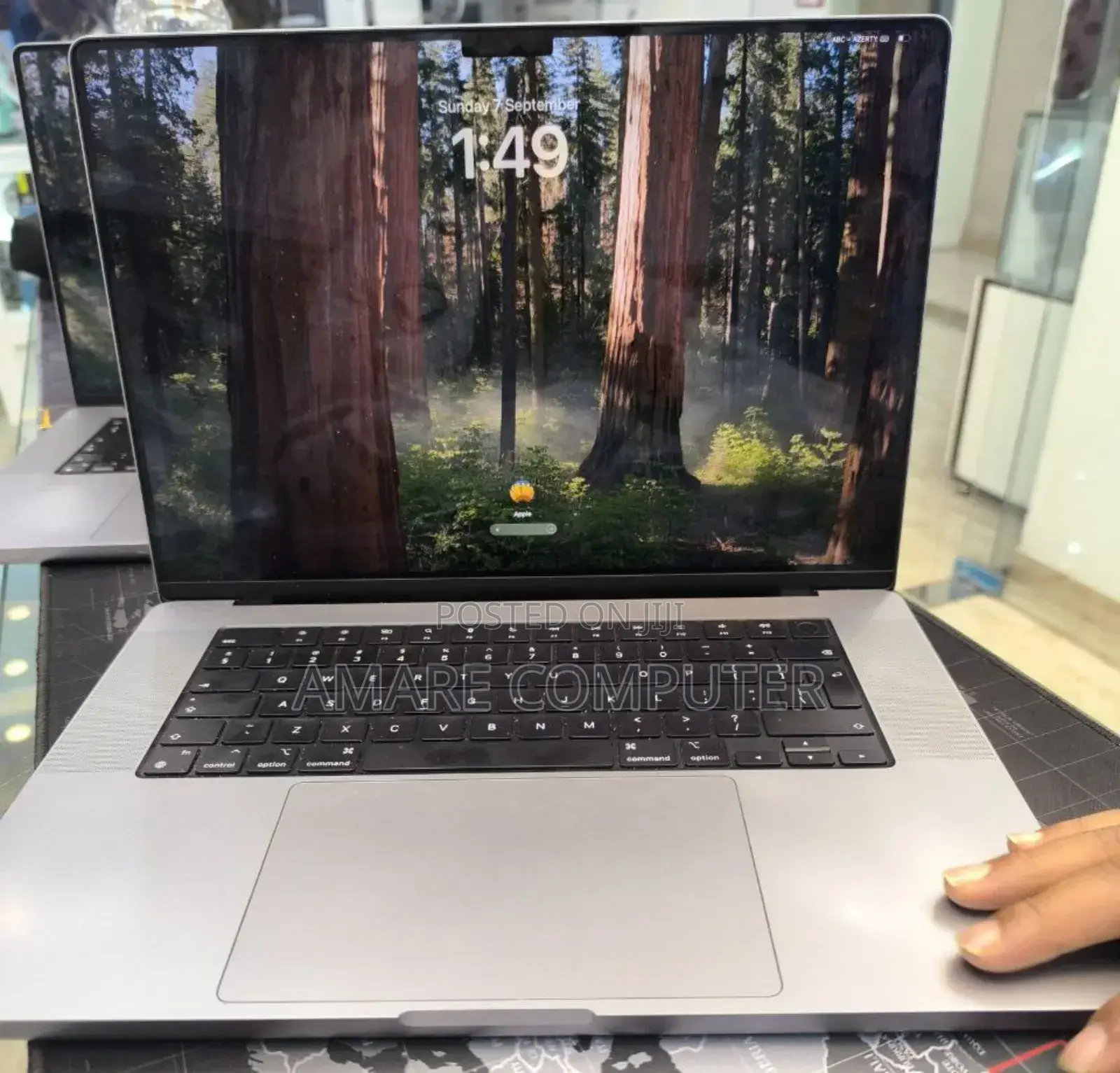 New Laptop Apple MacBook Pro M1 16GB Apple M1 Pro SSD 1T