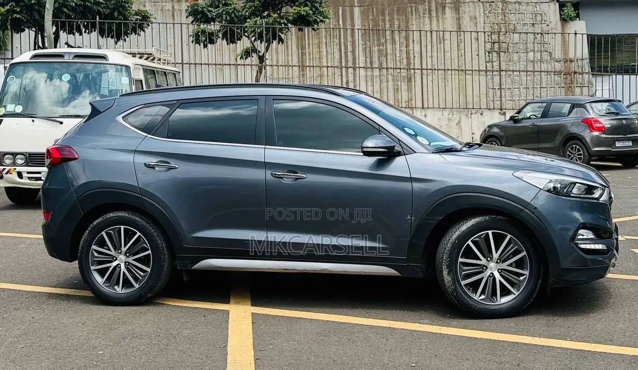 Hyundai Tucson 2017 Silver