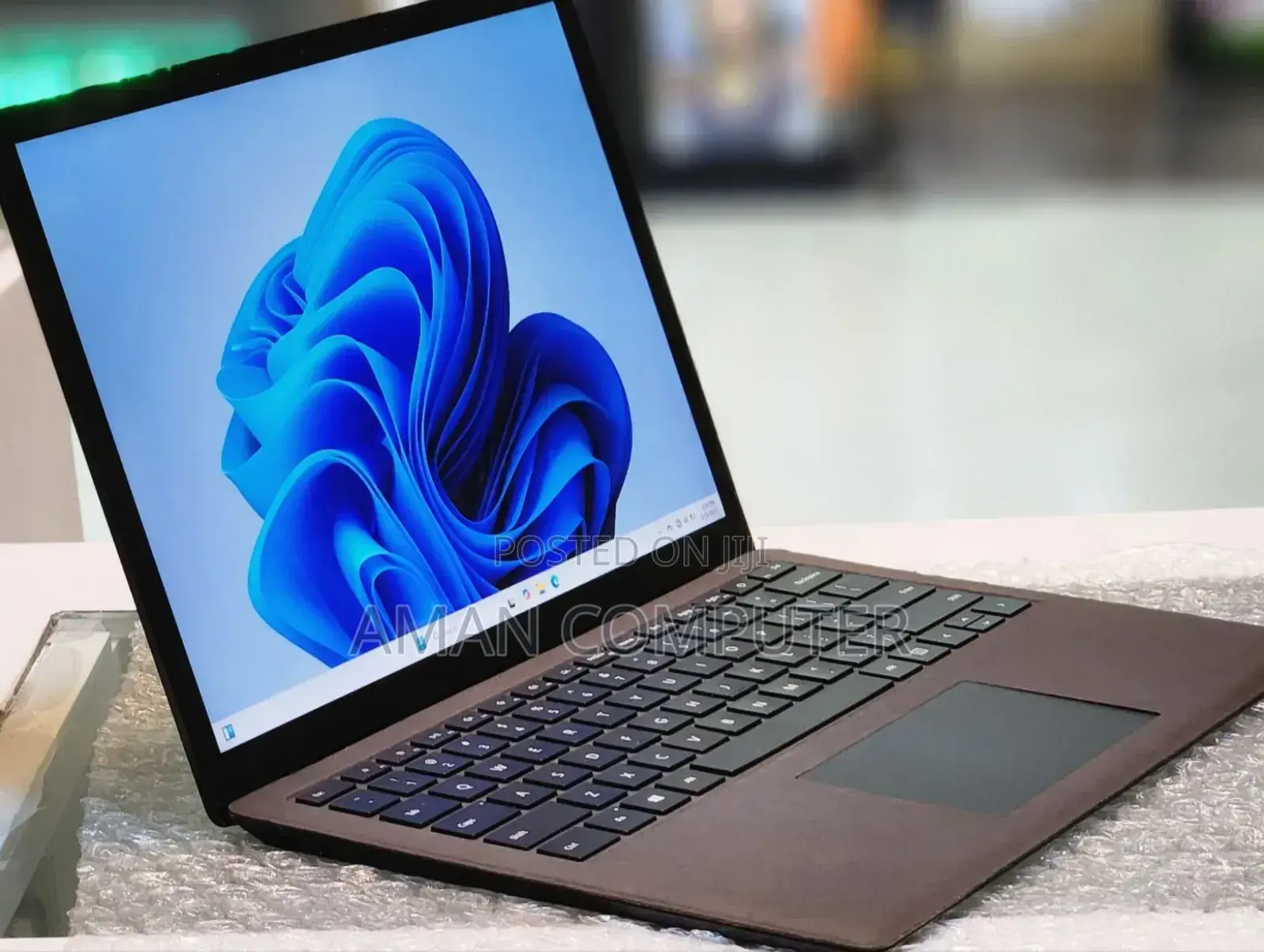 New Laptop Microsoft Surface 16GB Intel Core I7 SSD 512GB
