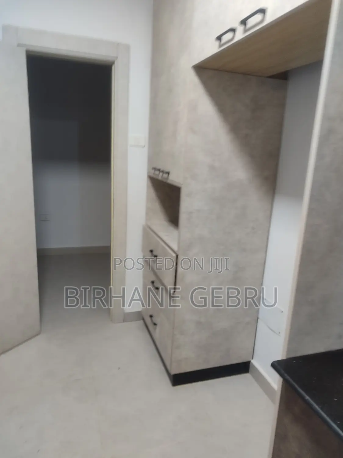 4bdrm Apartment in Luxury Apartiment, Yeka for sale