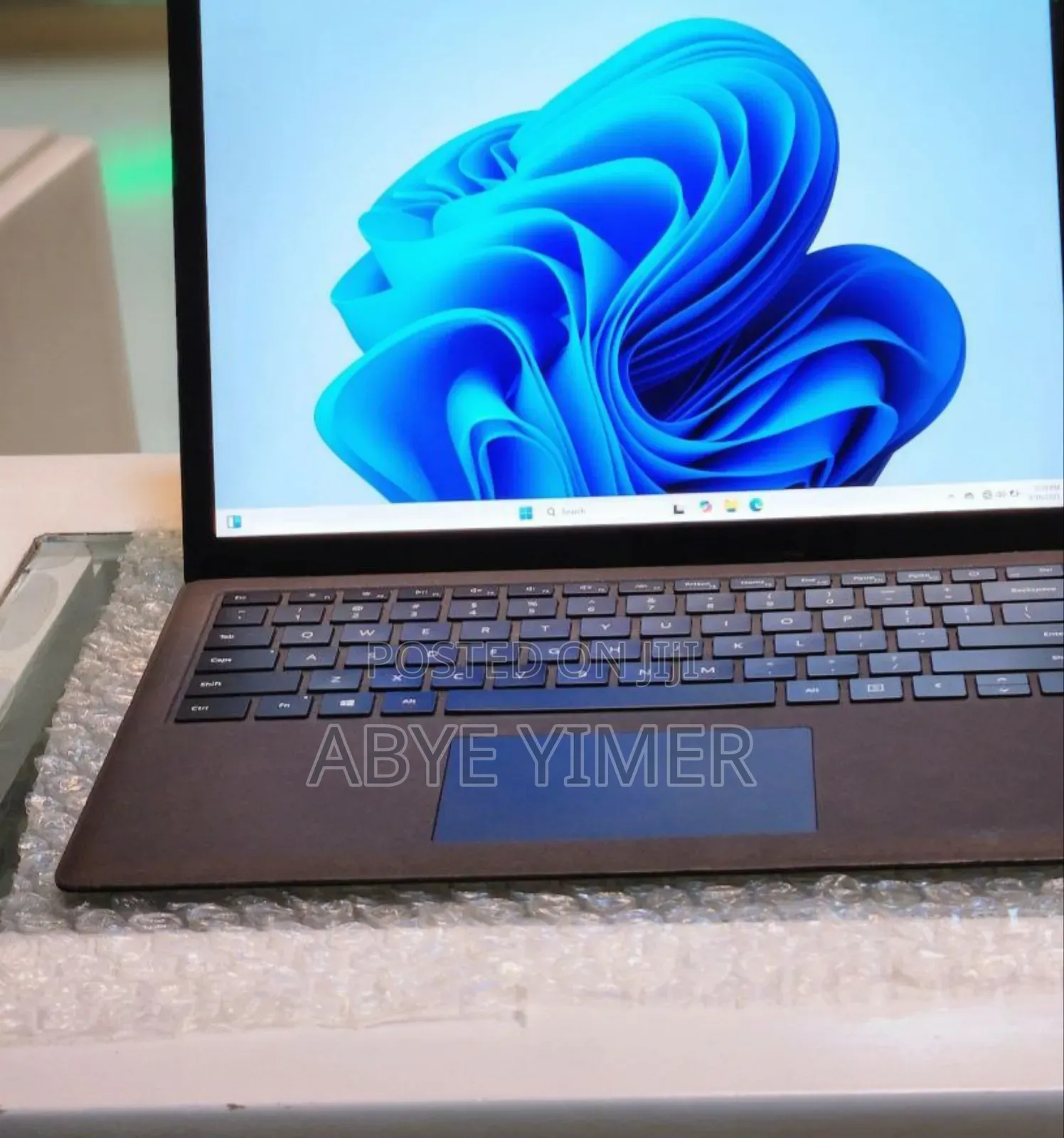 New Laptop Microsoft Surface Laptop 2 16GB Intel Core I7 SSD 512GB