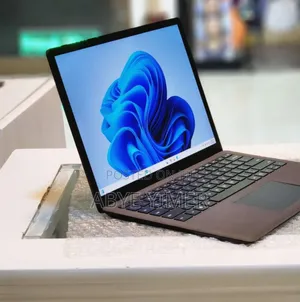 New Laptop Microsoft Surface Laptop 2 16GB Intel Core I7 SSD 512GB