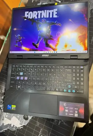 New Laptop MSI Crosshair 15 16GB Intel Core I7 SSD 1T