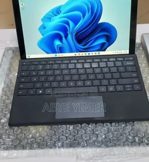 Photo - New Laptop Microsoft Surface Pro 5 16GB Intel Core I7 SSD 512GB