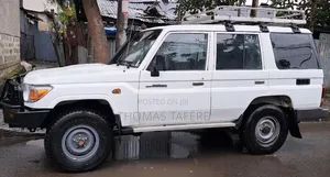 Toyota Land Cruiser 2015 White