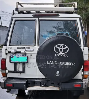 Toyota Land Cruiser 2015 White
