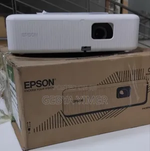 Photo - 1brand New Epson Projector Co-W01 With Remote An