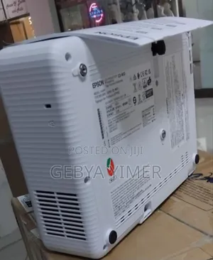 1brand New Epson Projector Co-W01 With Remote An