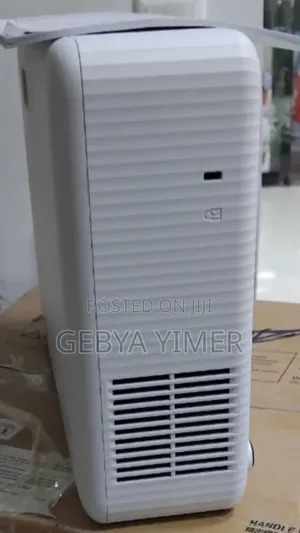 1brand New Epson Projector Co-W01 With Remote An