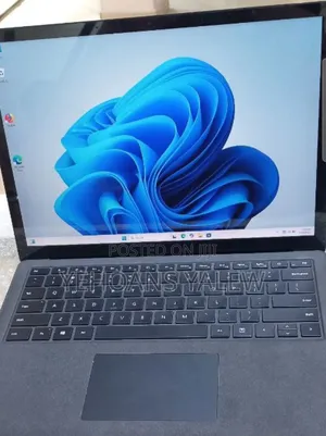 New Laptop Microsoft Surface Laptop 2 16GB Intel Core I7 SSD 512GB