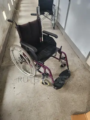 Used Foldable Wheelchair𡯁你rent Wheelchair建立wheelchair建築wheelchair