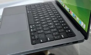 New Laptop Apple MacBook Pro M1 16GB Apple M1 Pro SSD 512GB