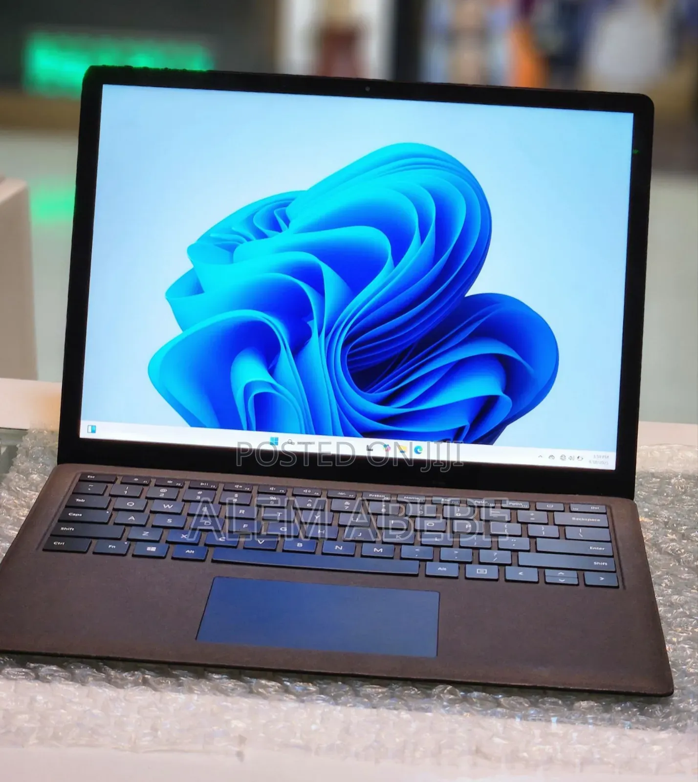 New Laptop Microsoft Surface 16GB Intel Core I7 SSD 512GB