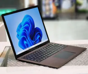 New Laptop Microsoft Surface 16GB Intel Core I7 SSD 512GB