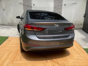 Hyundai Elantra 2017 Gray