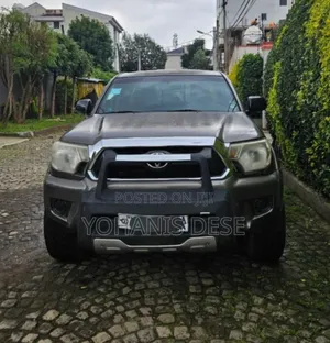 Toyota Tacoma 2012 Gray
