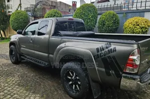 Toyota Tacoma 2012 Gray