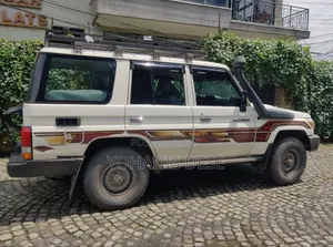 Toyota Land Cruiser 2019 White