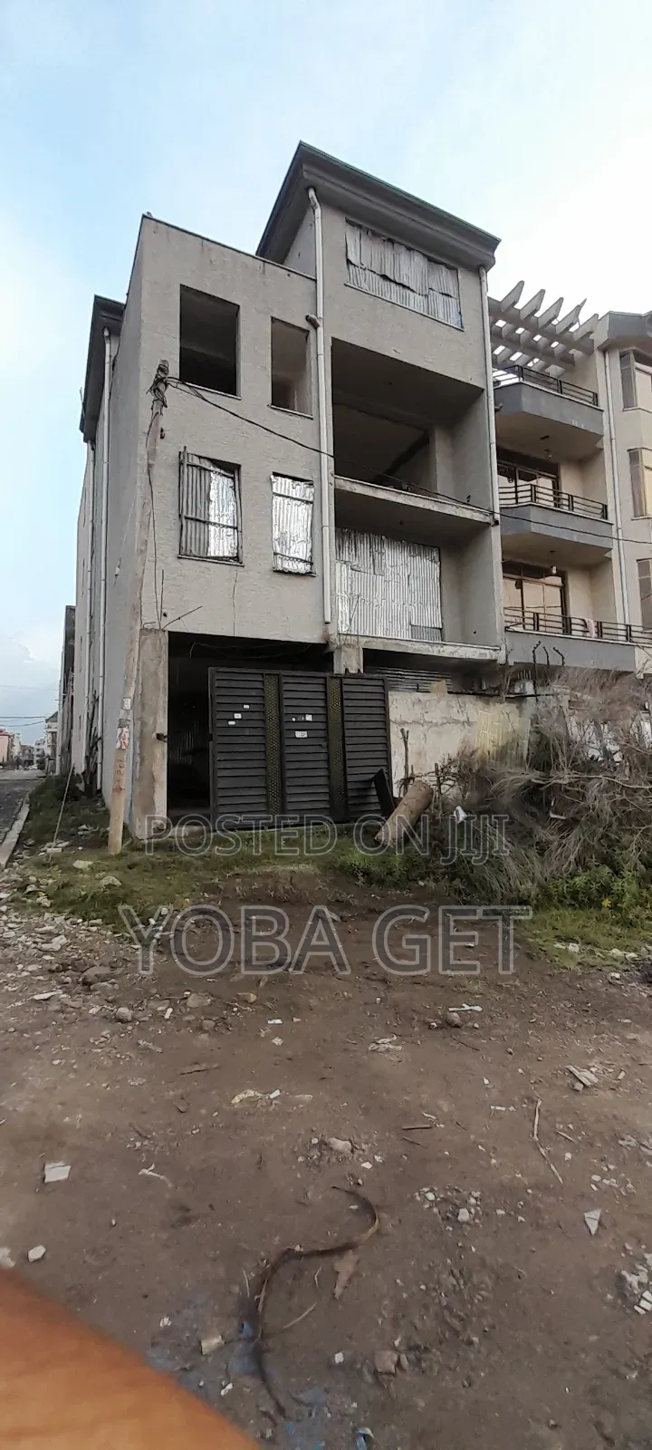 6bdrm House in Akaky Kaliti for sale