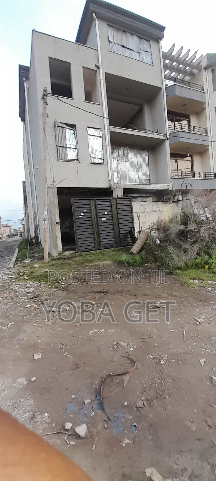 6bdrm House in Akaky Kaliti for sale