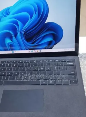 New Laptop Microsoft Surface Laptop 2 16GB Intel Core I7 SSD 512GB