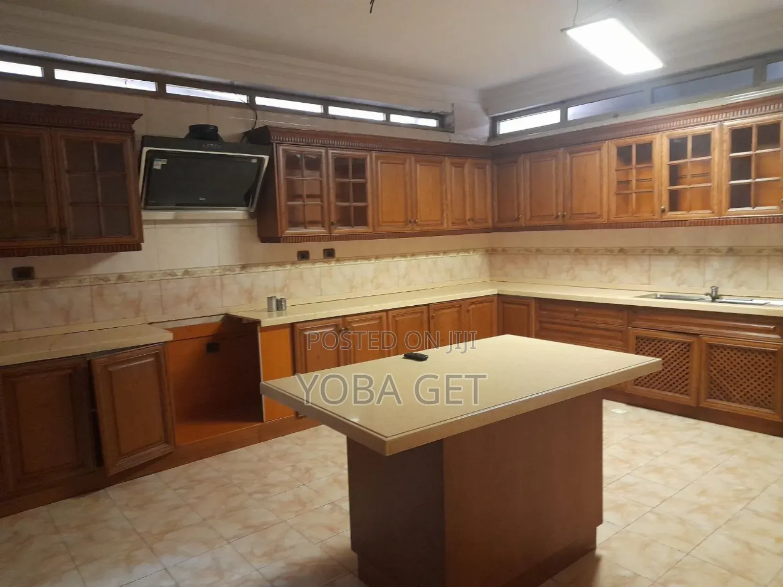 Furnished 8bdrm House in Yoba, Bole for sale