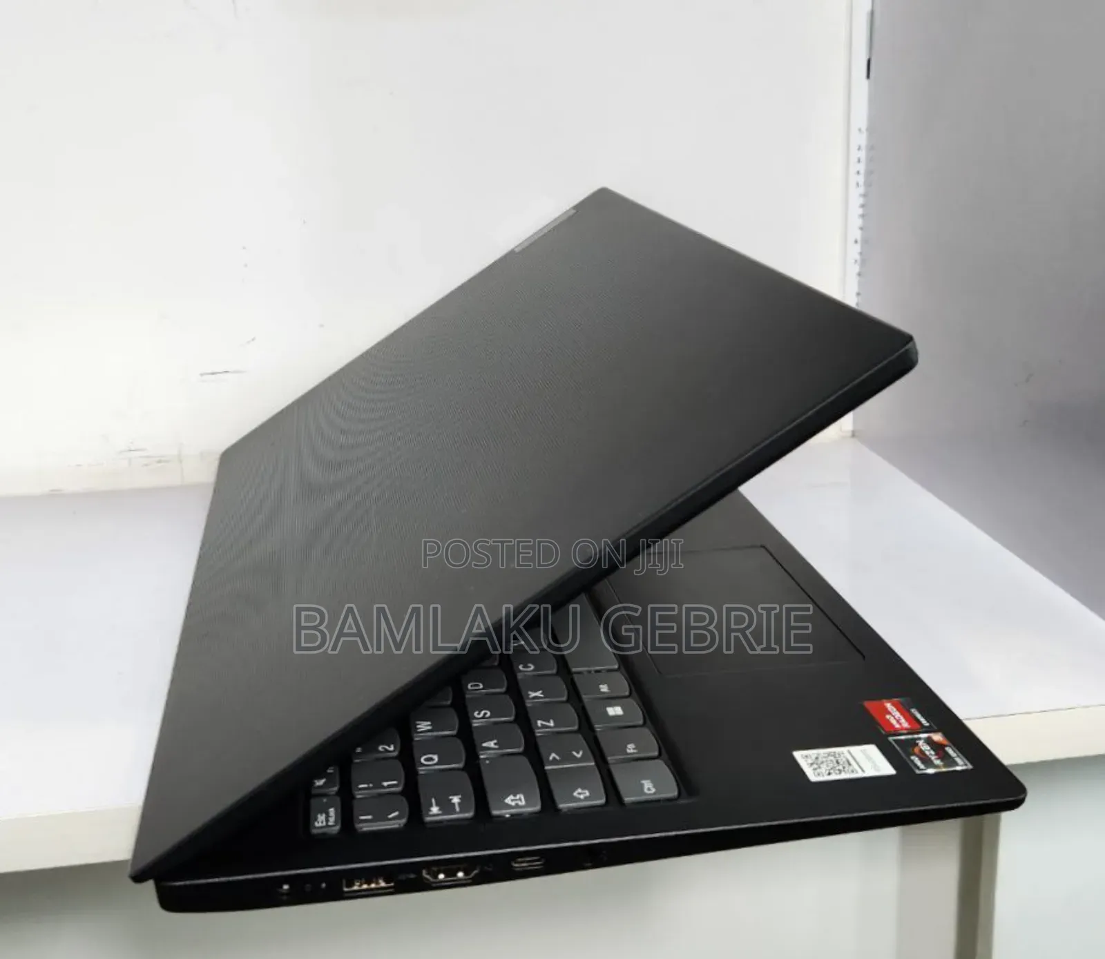 New Laptop Lenovo Ideapad V14 IGL 8GB AMD Ryzen 3 SSD 256GB