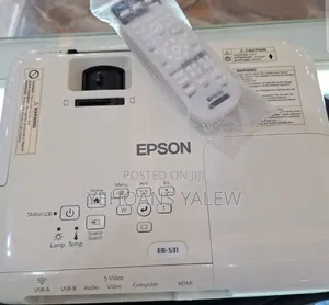 Epson Projector Model Name: Eb-S31 Has : Bag Remote Hardware I