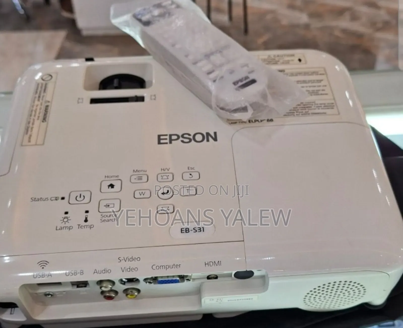 Epson Projector Model Name: Eb-S31 Has : Bag Remote Hardware I
