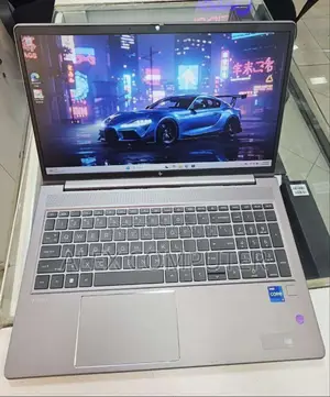 New Laptop HP ZBook Firefly 15 G7 32GB Intel Core I7 SSD 512GB