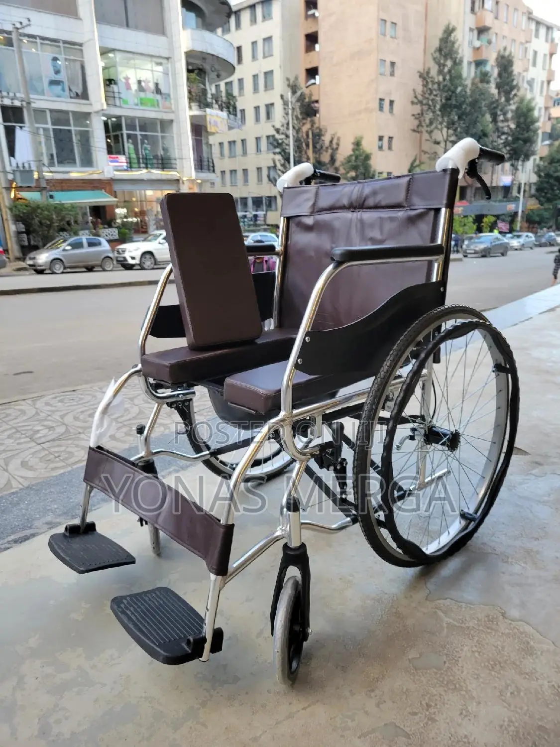 Commode Wheelchair面፱toilet Wheelchair," or "3-in-1 Wheelchair".
