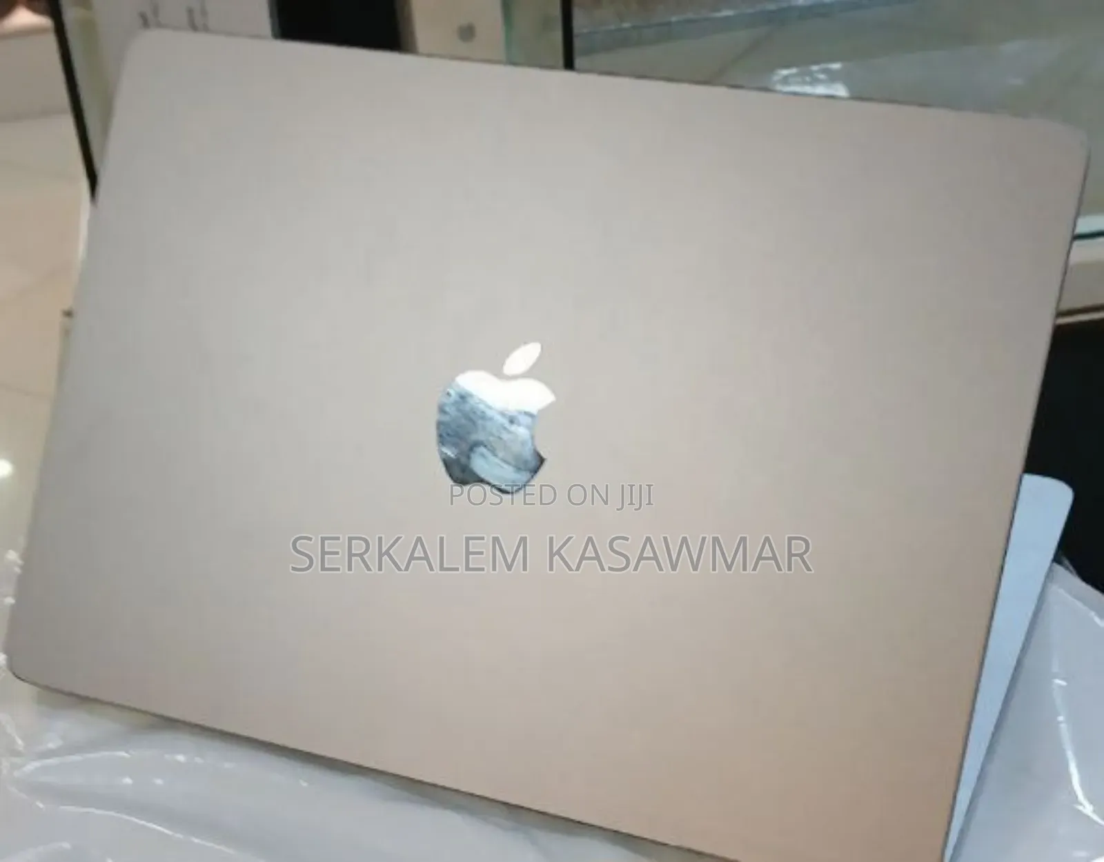 New Laptop Apple MacBook Air 2022 M2 8GB Apple M2 SSD 256GB
