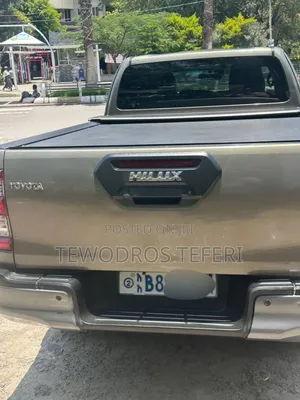 Toyota Hilux 2021 Gray