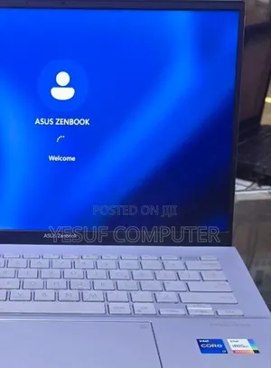 New Laptop Asus ZenBook 13 UX331UN 16GB Intel Core I7 SSD 1T