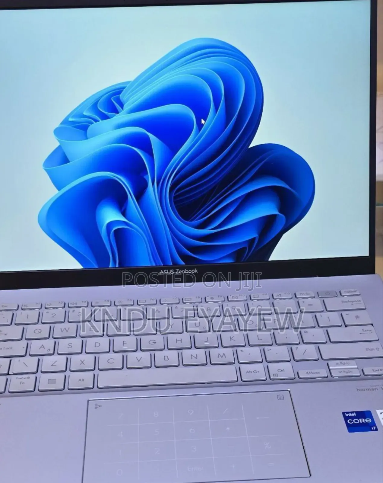 New Laptop Asus ZenBook 13 UX331UN 16GB Intel Core I7 SSD 512GB