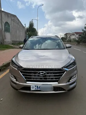 Photo - Hyundai Tucson 2020 Gold