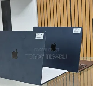 New Laptop Apple MacBook Air 2025 M4 13-Inch 16GB Apple M4 SSD 256GB