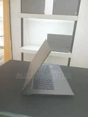 New Laptop HP ZBook Firefly 15 G7 32GB Intel Core I7 SSD 1T