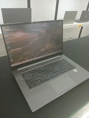 New Laptop HP ZBook Firefly 15 G7 32GB Intel Core I7 SSD 1T