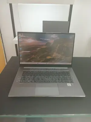 New Laptop HP ZBook Firefly 15 G7 32GB Intel Core I7 SSD 1T