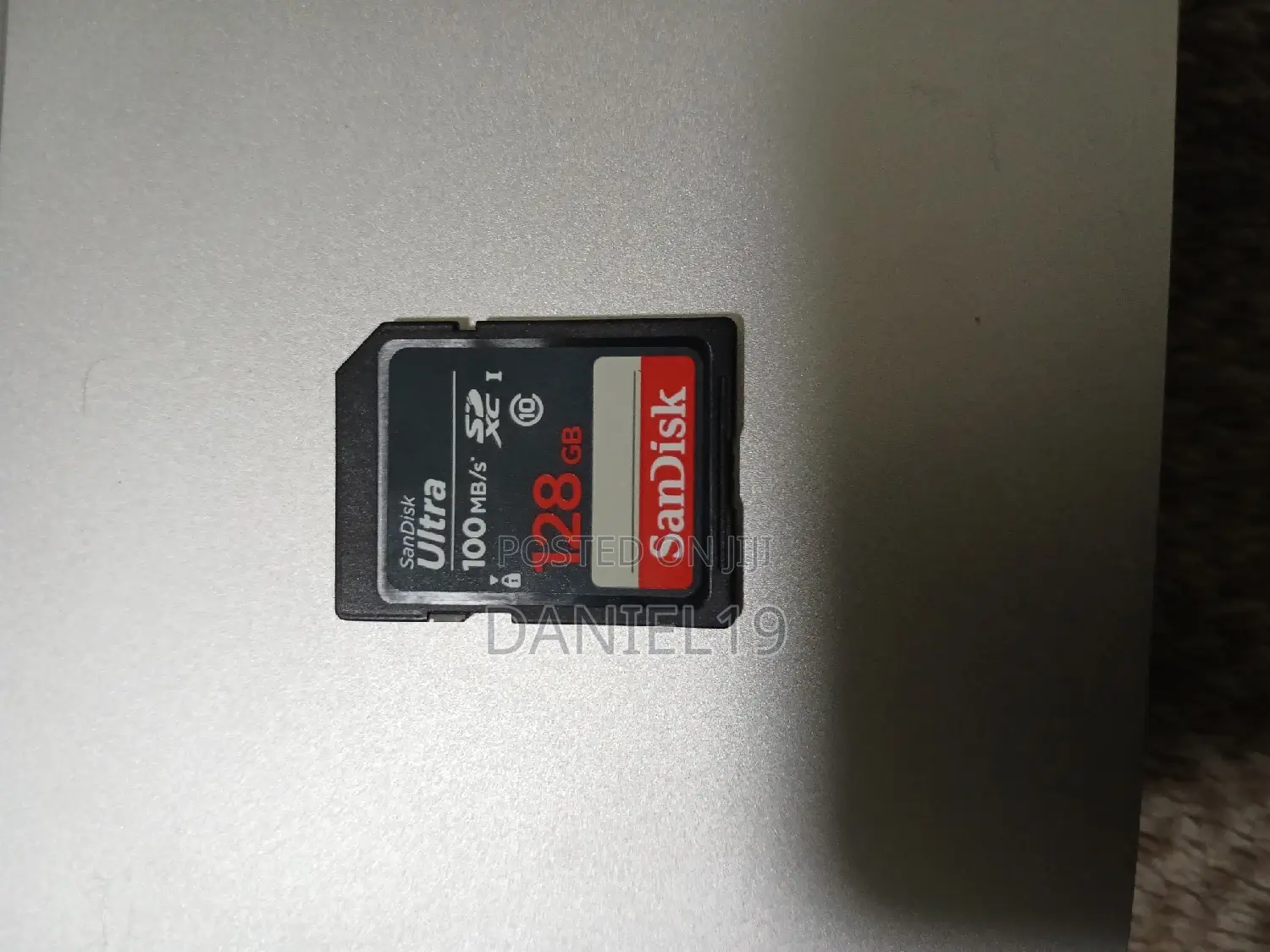 Conon Mirrorless R7