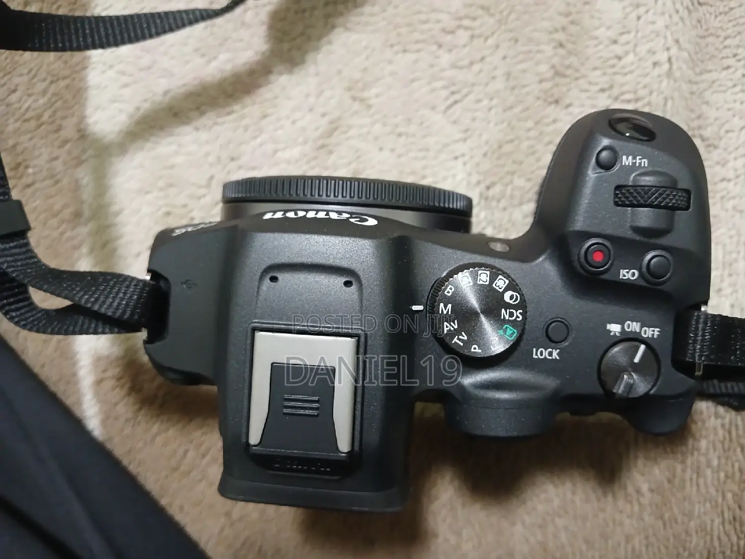 Conon Mirrorless R7