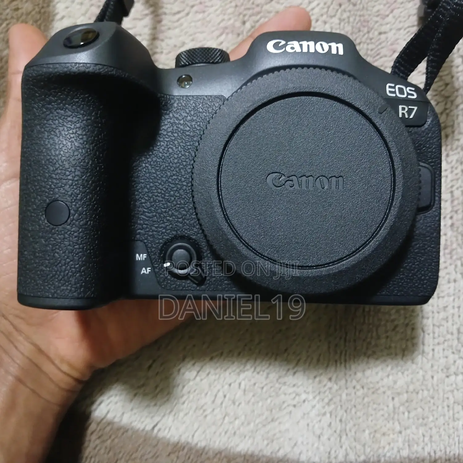 Conon Mirrorless R7
