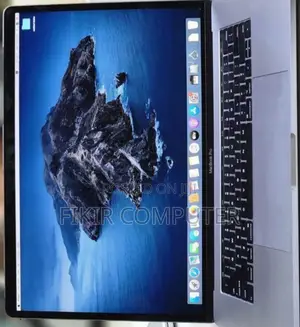 New Laptop Apple MacBook Pro 2019 16GB Intel Core I9 SSD 512GB