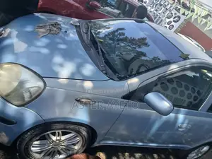 Photo - Toyota Vitz 2004 Blue