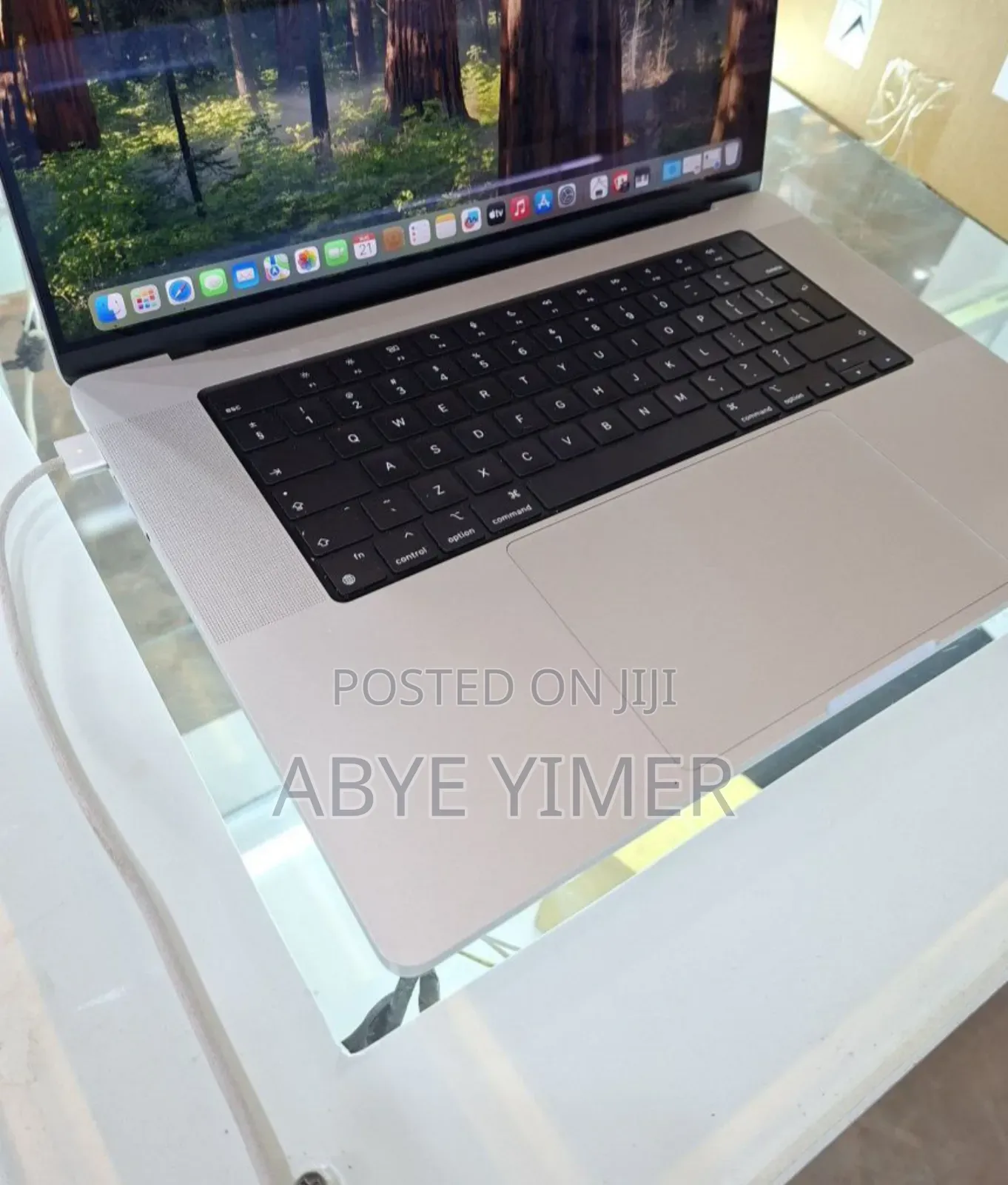 New Laptop Apple MacBook Pro M1 32GB Apple M1 Pro SSD 1T